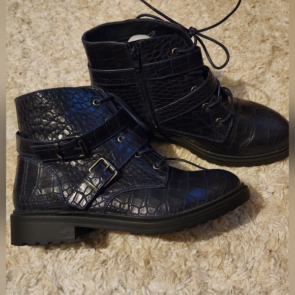 NEW Deep Navy Blue Booties, Women's size 8 - Picture 3 of 5